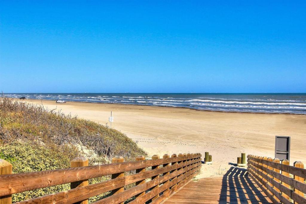 Blowfish Bungalow Rooftop Balcony, Boardwalk To Beach Villa Port Aransas Exterior photo